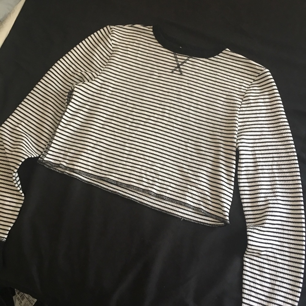 cropped long sleeve